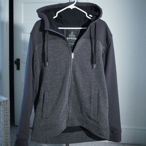 Men’s Prana hood-zip.